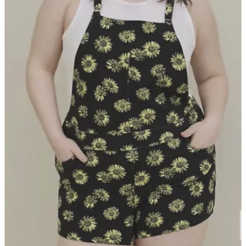 Torrid Daisy Print Short Overalls